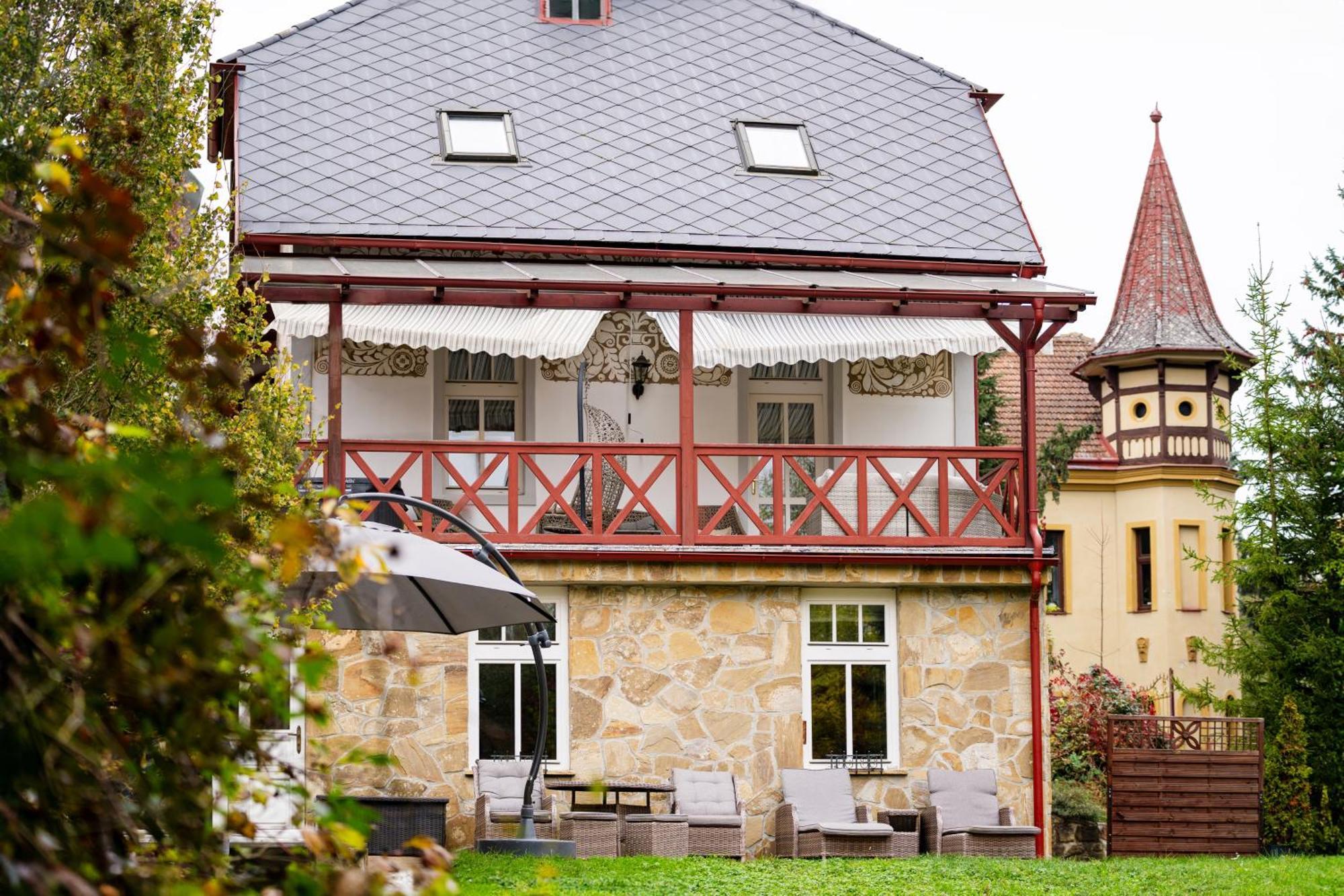Villa Emausy Luhačovice Exteriör bild