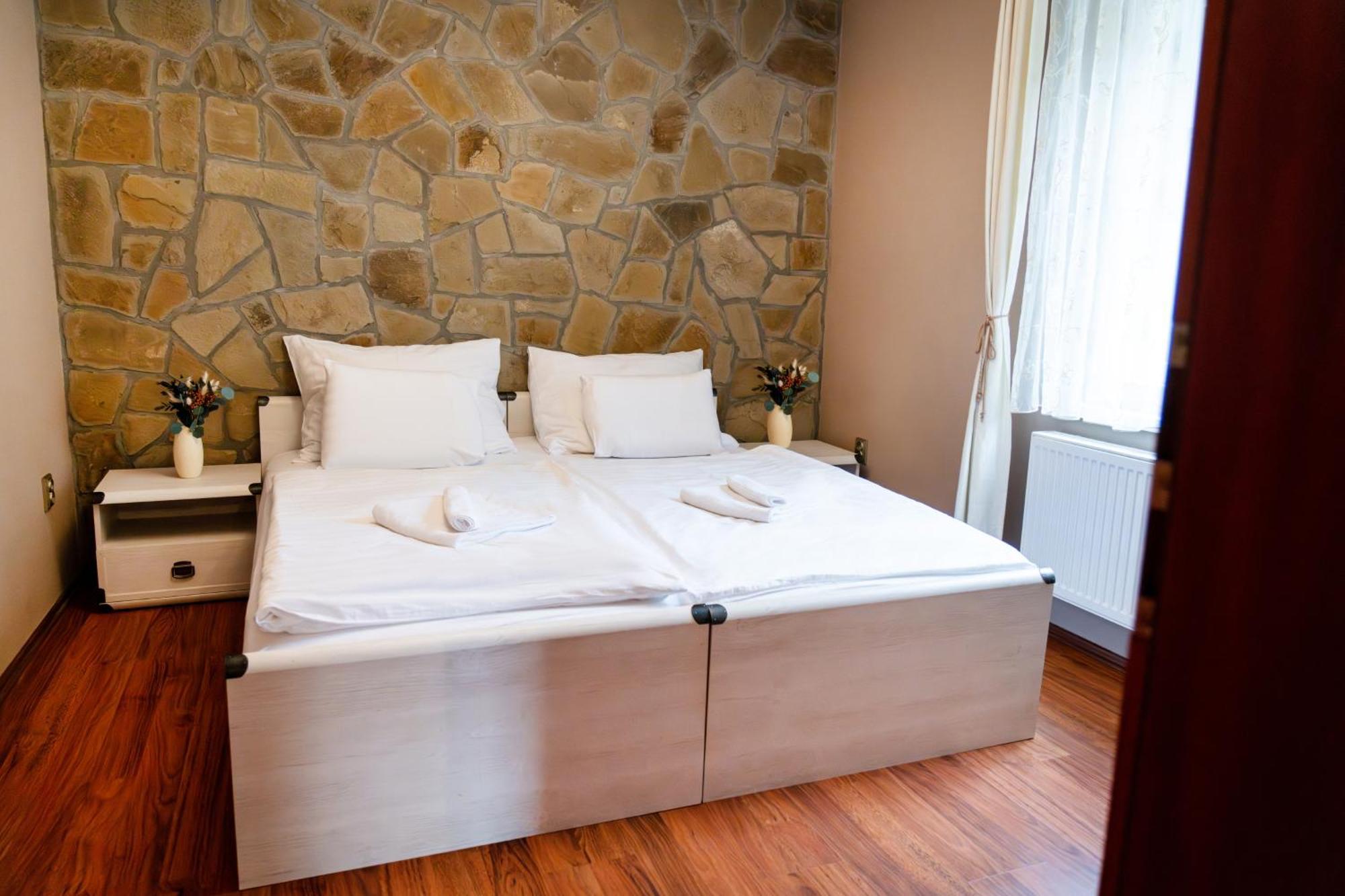 Villa Emausy Luhačovice Exteriör bild
